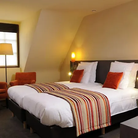 Den Hof 3*