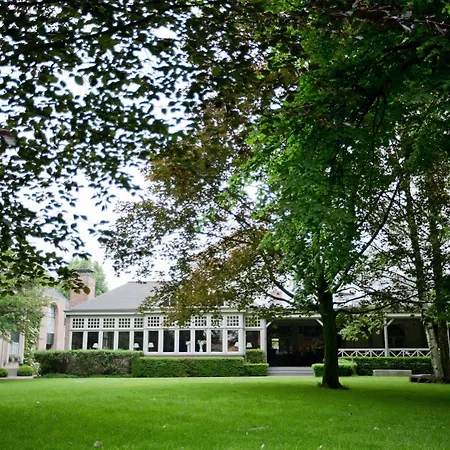 Den Hof 3*